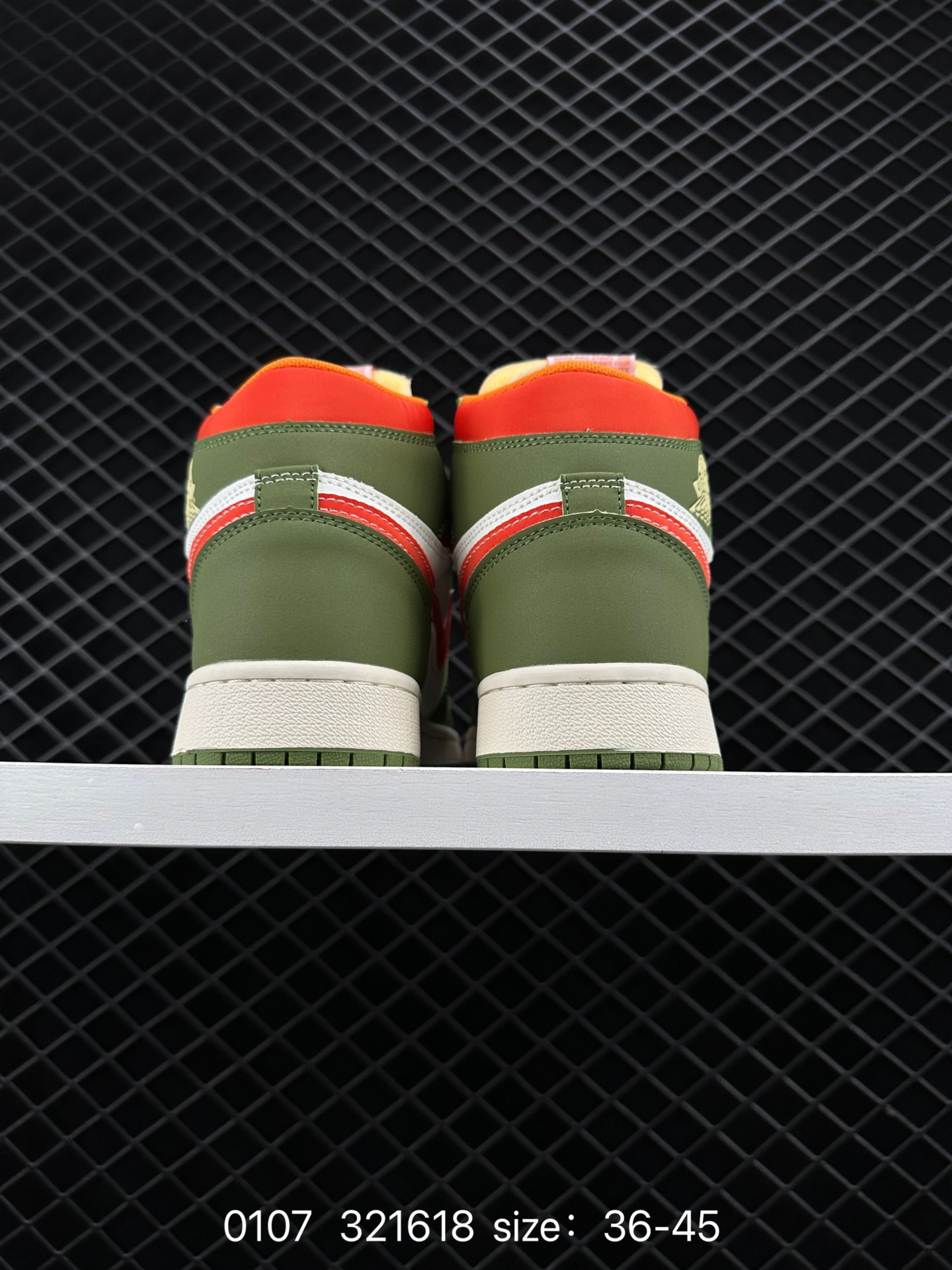 Nike Air Jordan 1 Retro High OG”Black/White“